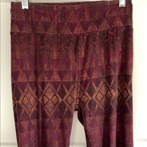 {LuLaRoe} Geometric Patterned Leggings - Picture 1 of 2